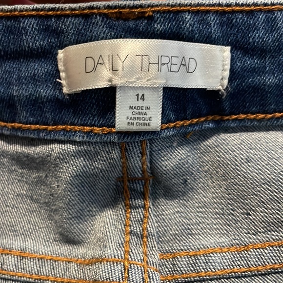 NWT Daily Thread Jeans. Size 14 - Picture 8 of 10